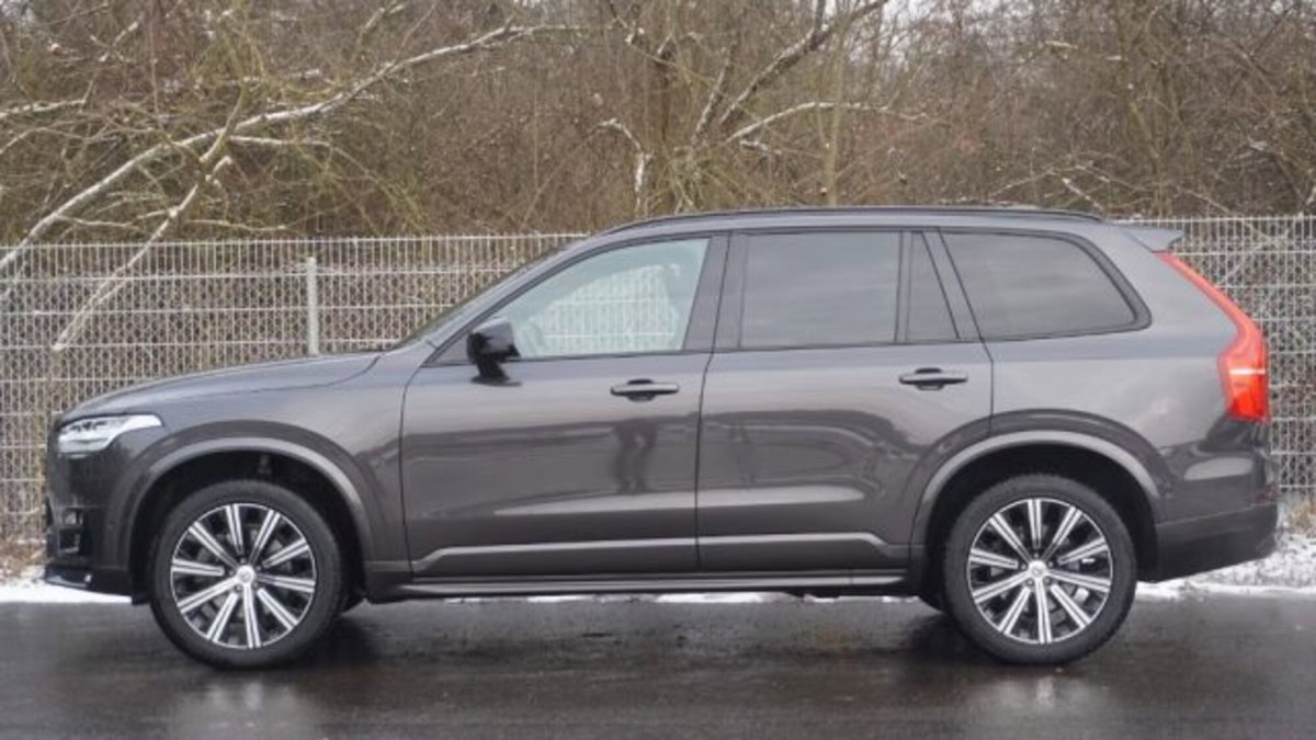 Volvo XC90 B5 (d) AWD automatico Plus Dark (2)