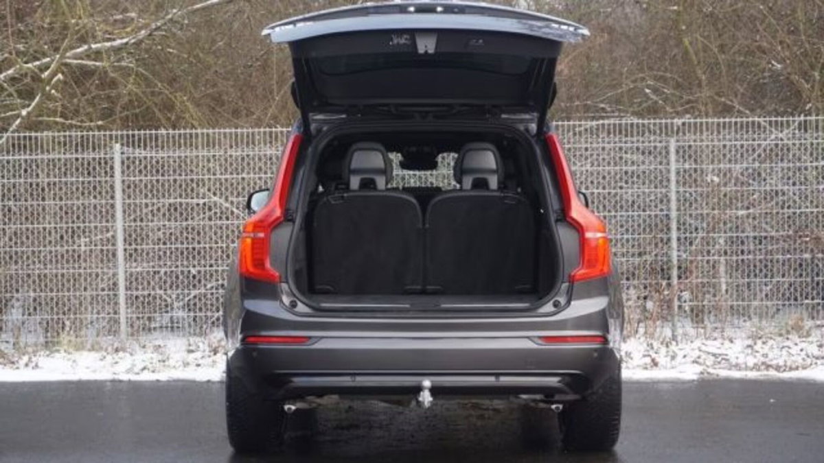 Volvo XC90 B5 (d) AWD automatico Plus Dark (5)