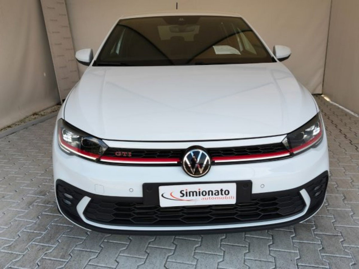 Volkswagen Polo 2.0 tsi GTI dsg (2)