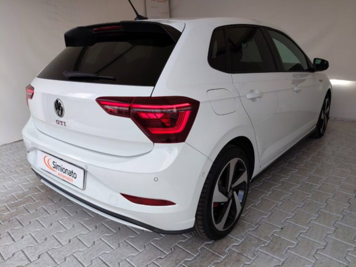 Volkswagen Polo 2.0 tsi GTI dsg (5)