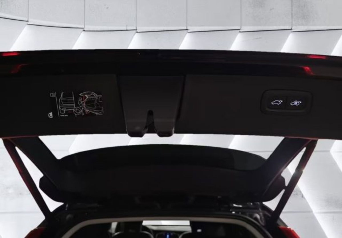 Volvo XC90 B5 (d) AWD automatico Plus Dark (15)