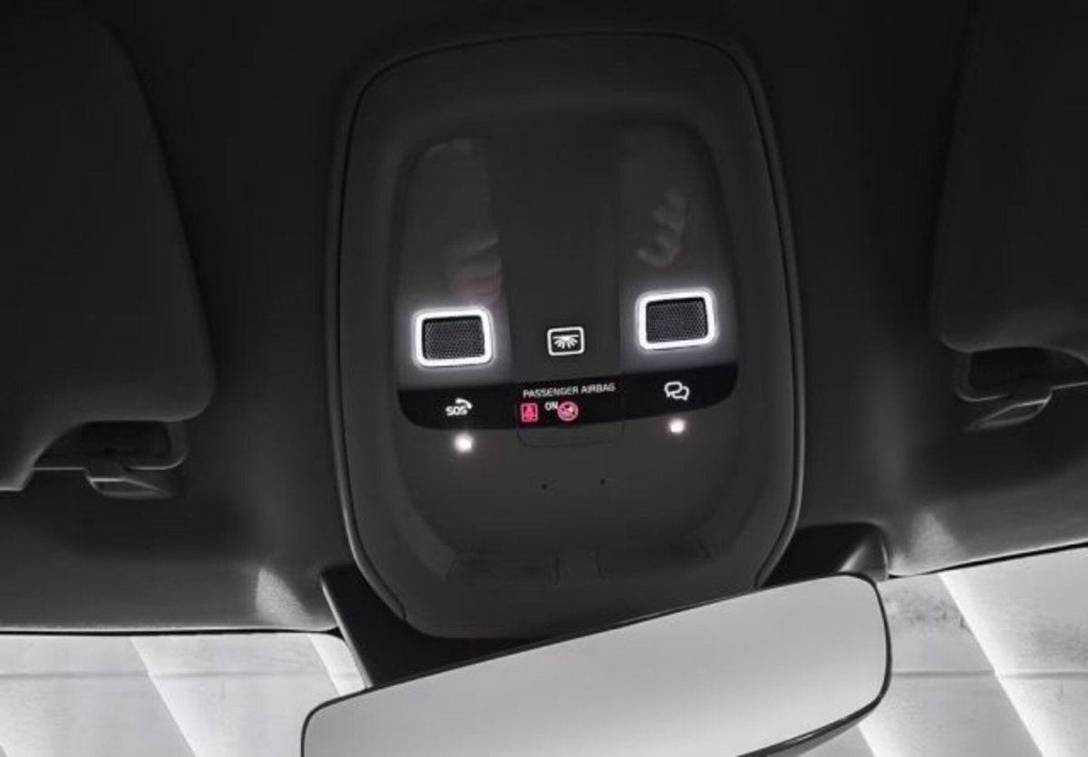 Volvo XC90 B5 (d) AWD automatico Plus Dark (18)