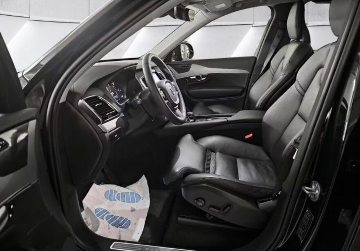 Volvo XC90 B5 (d) AWD automatico Plus Dark (5)