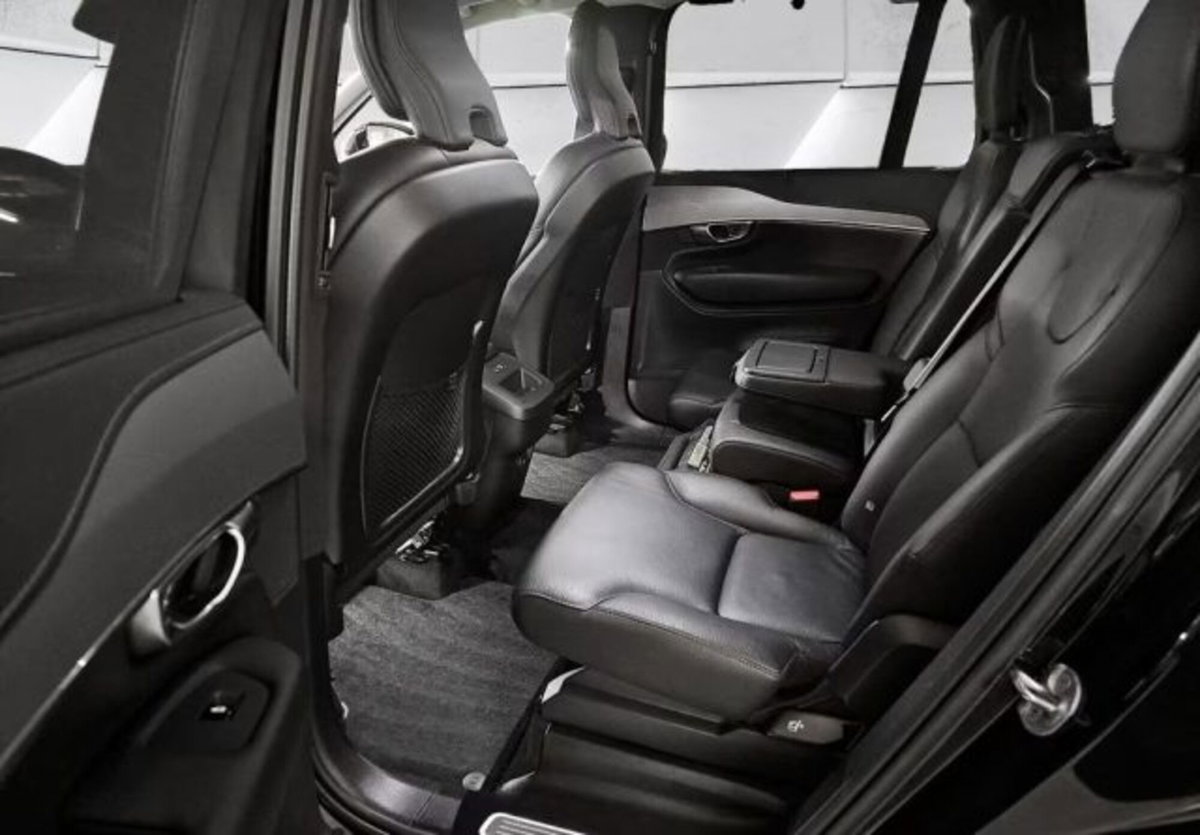 Volvo XC90 B5 (d) AWD automatico Plus Dark (6)
