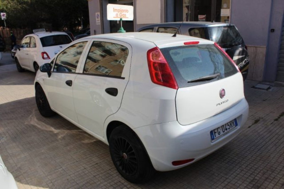 Fiat Punto 1.2 8V 5 porte Street (2)