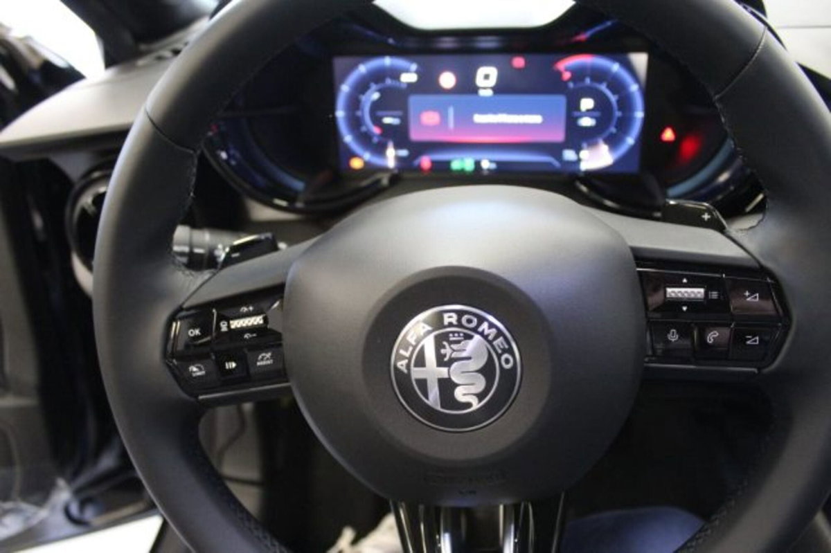 Alfa Romeo Junior 1.2 ibrida 145cv edct6 (13)