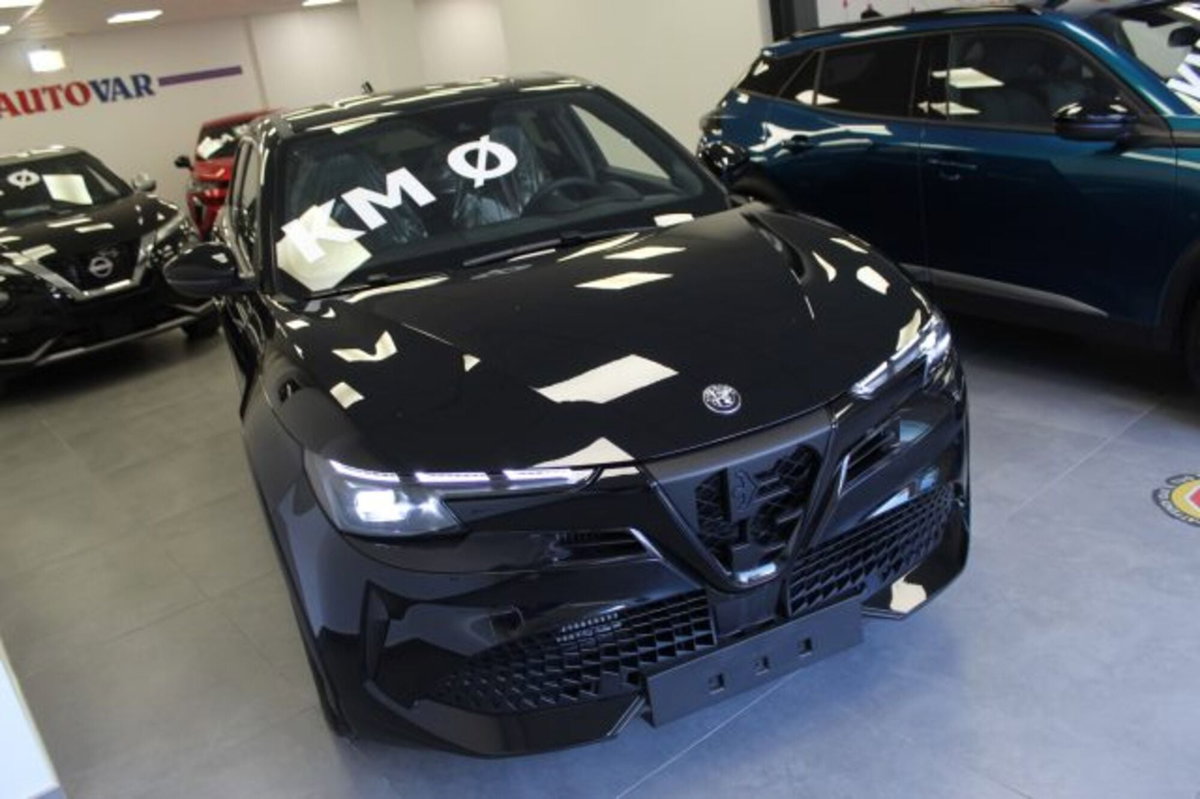 Alfa Romeo Junior 1.2 ibrida 145cv edct6 (3)