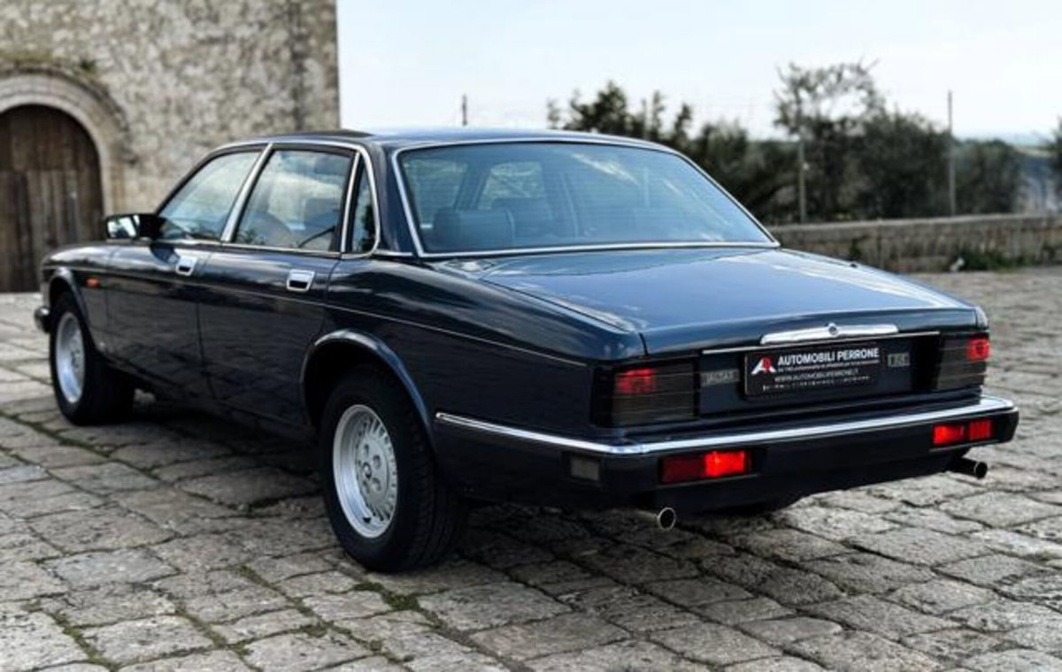 Jaguar XJ6 3.2 cat (15)