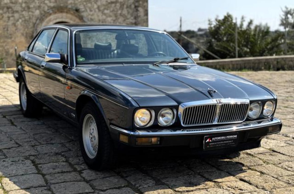 Jaguar XJ6 3.2 cat (6)