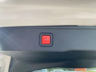 Jeep Avenger 1.2 turbo Summit fwd 100cv (9)