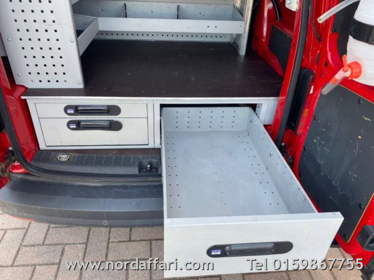 Volkswagen Veicoli Commerciali Caddy 2.0 TDI 122 CV 4Motion Furgone (17)