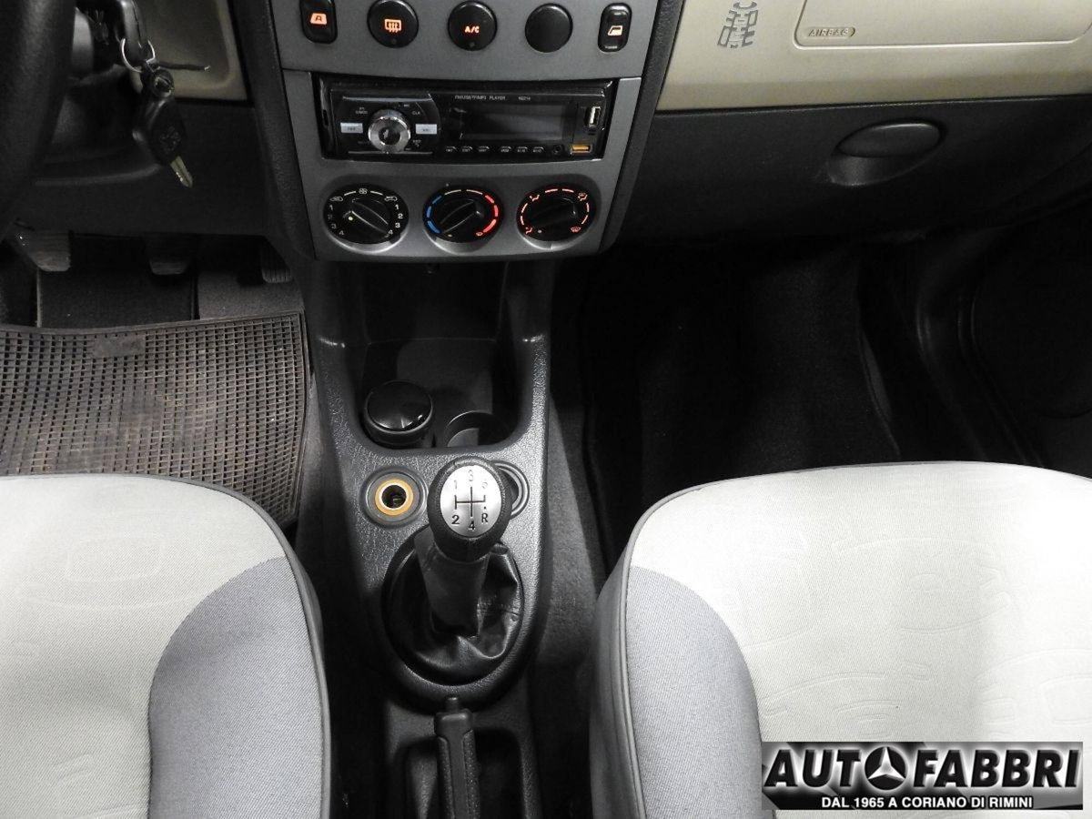 Peugeot Ranch 5p. Totem (16)