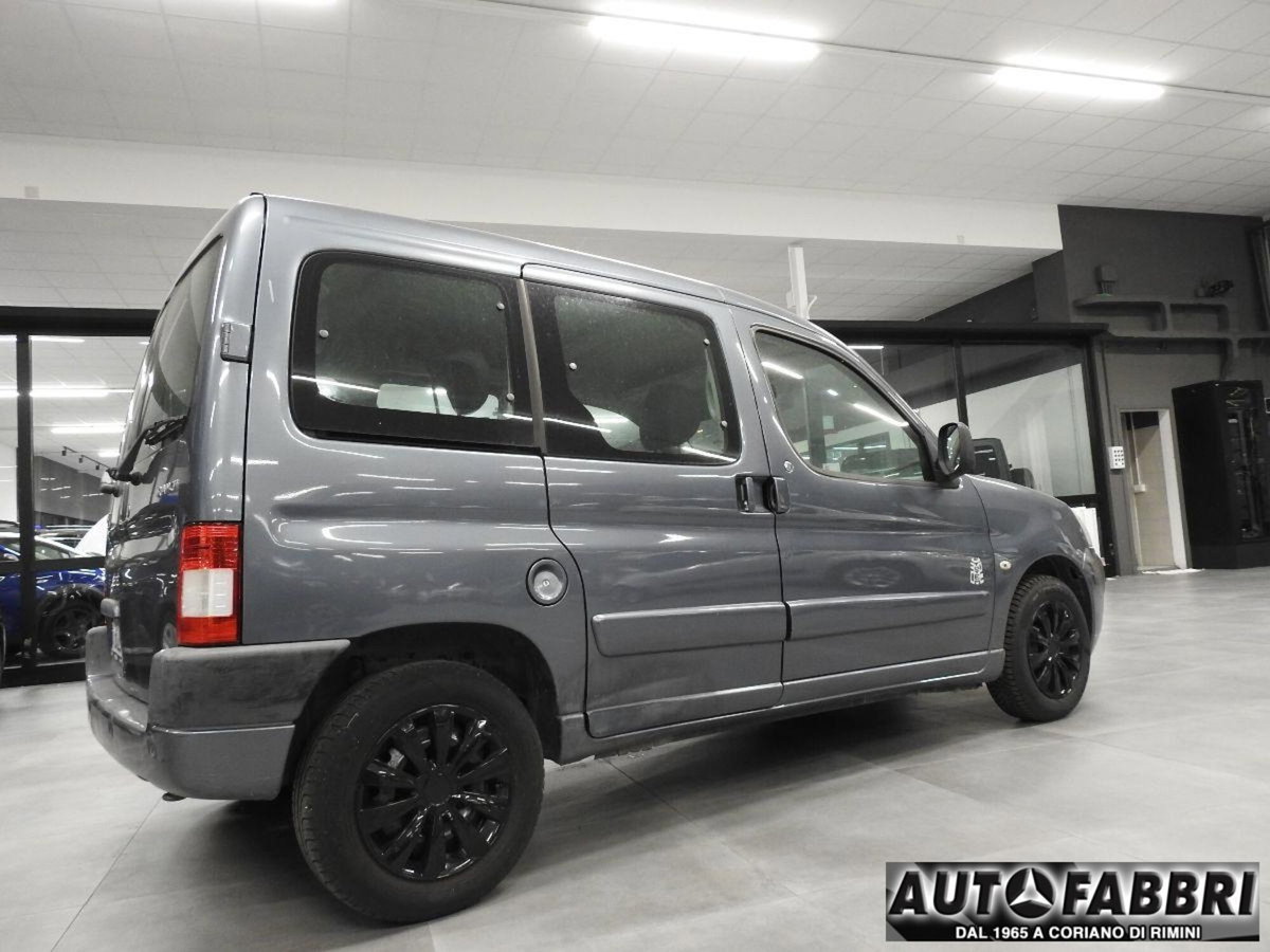 Peugeot Ranch 5p. Totem (3)