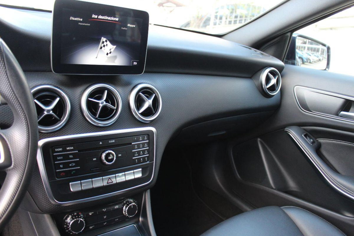 Mercedes-Benz Classe A 160 d Automatic Executive (12)