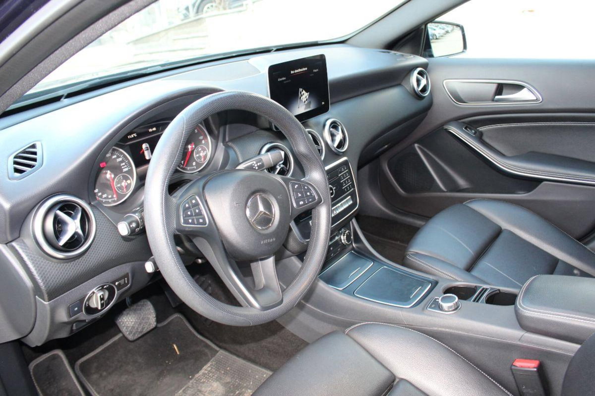 Mercedes-Benz Classe A 160 d Automatic Executive (9)