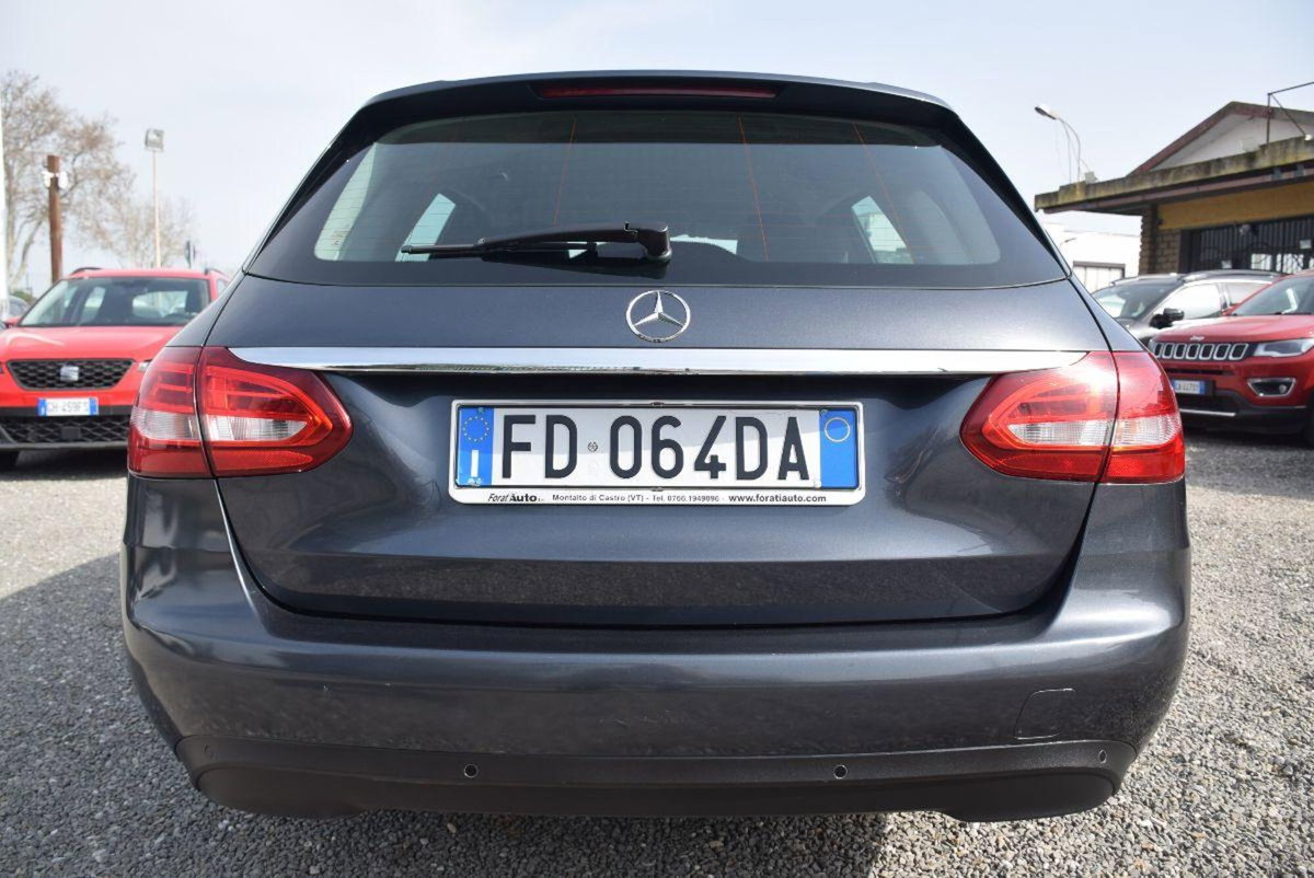 Mercedes-Benz Classe C Station Wagon 200 d Premium (18)