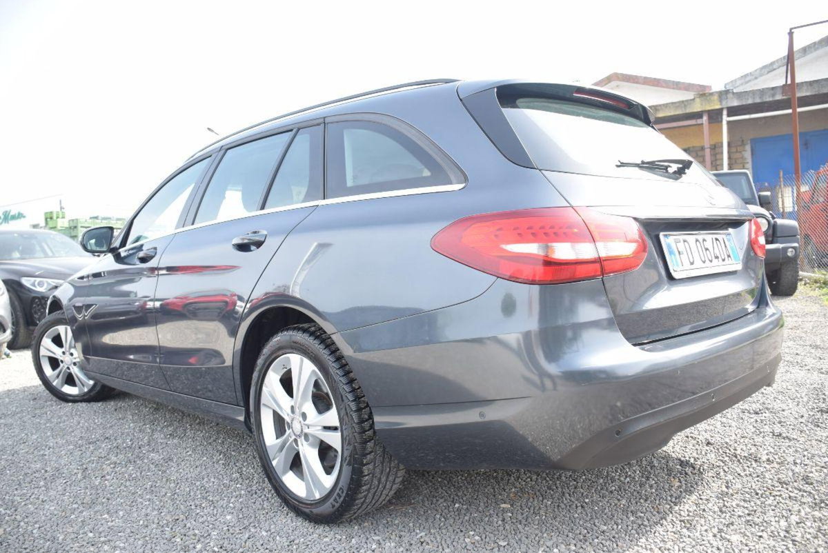 Mercedes-Benz Classe C Station Wagon 200 d Premium (2)