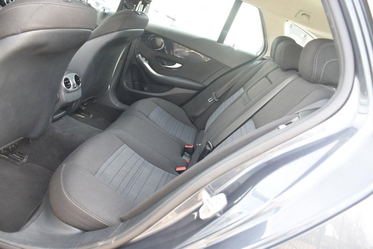 Mercedes-Benz Classe C Station Wagon 200 d Premium (7)
