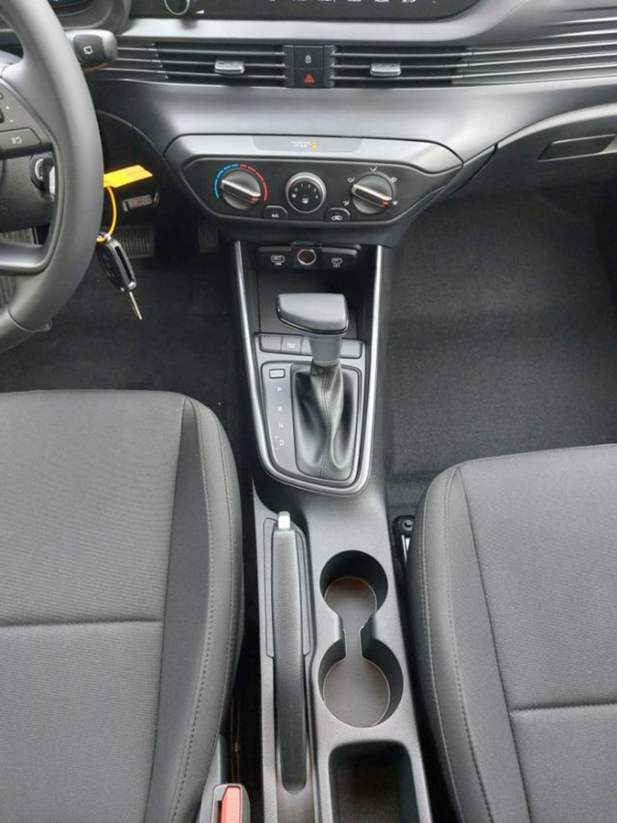 Hyundai i20 1.0 t-gdi Connectline 90cv dct (11)