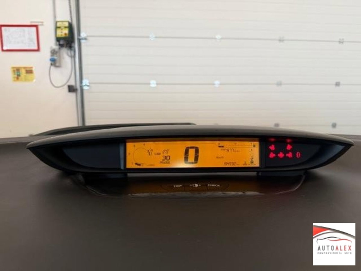 Citroen C4 1.6 HDi 90CV Business (9)
