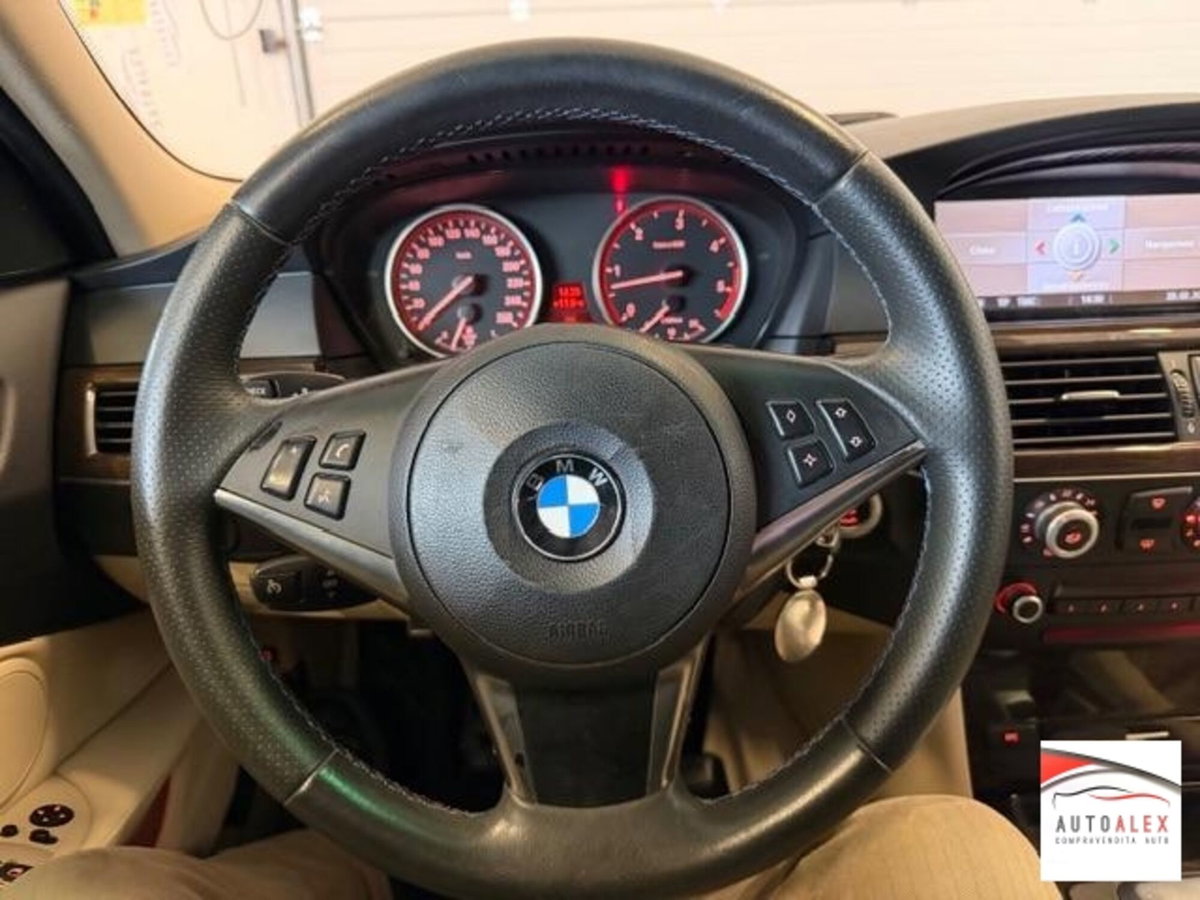 BMW Serie 5 525d Msport (11)