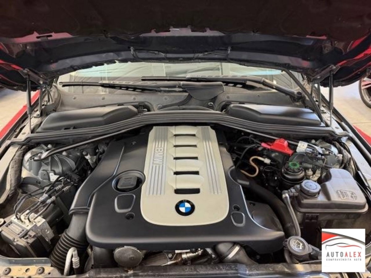 BMW Serie 5 525d Msport (15)
