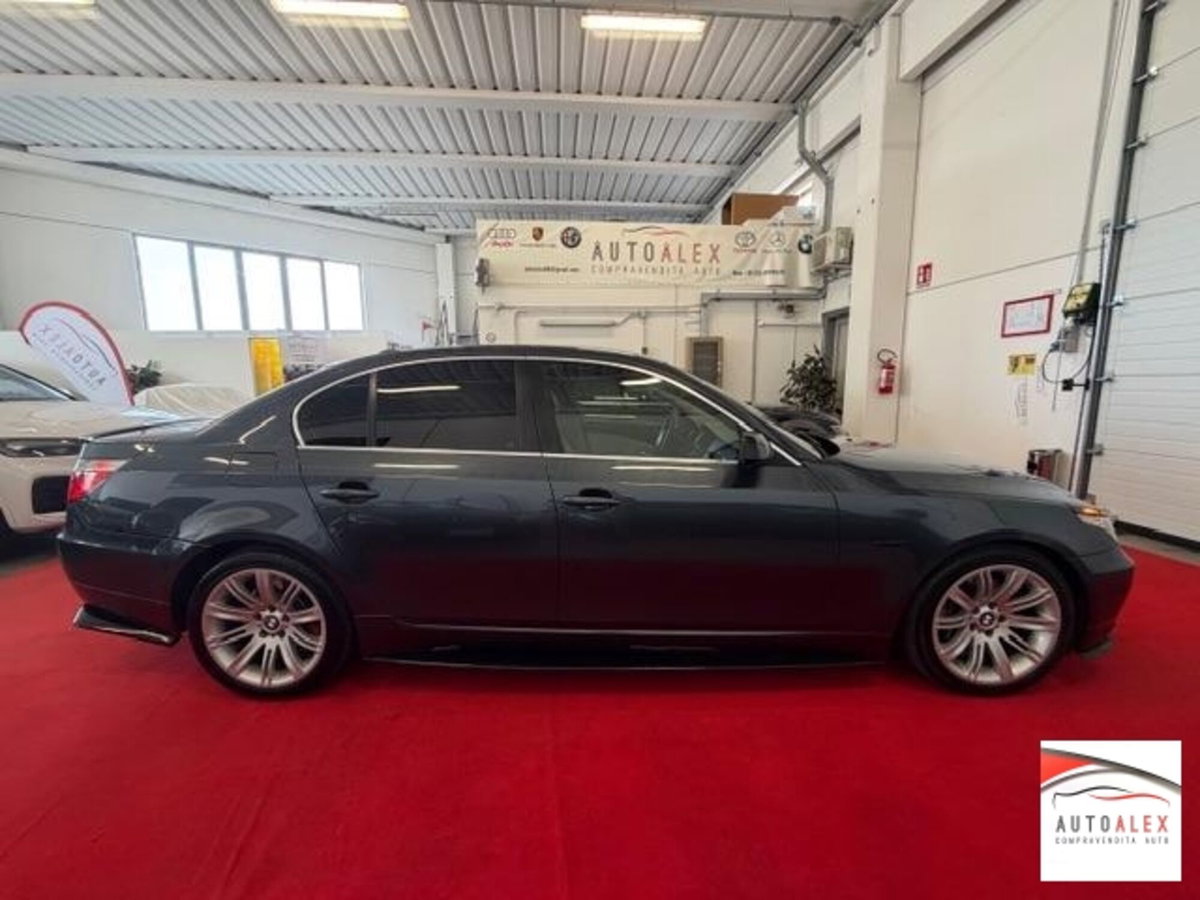 BMW Serie 5 525d Msport (16)