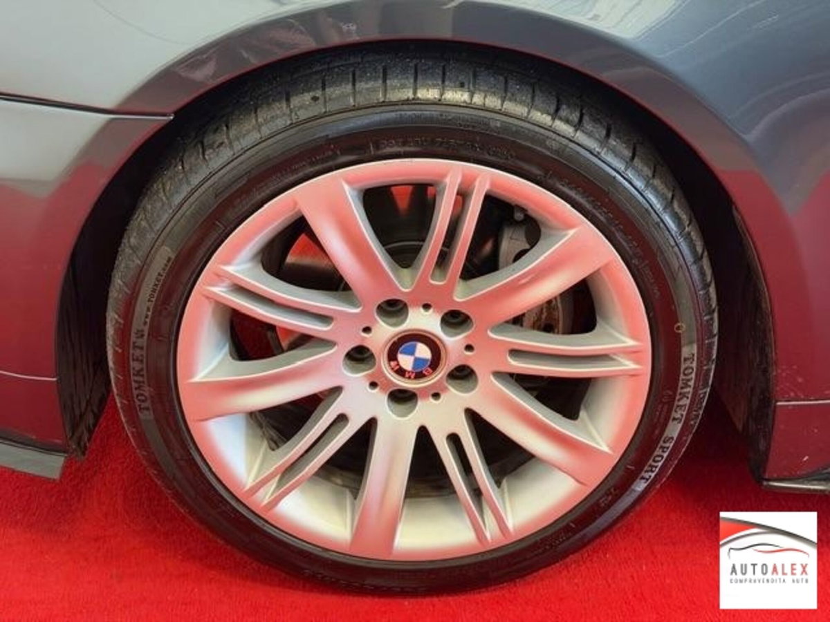BMW Serie 5 525d Msport (19)