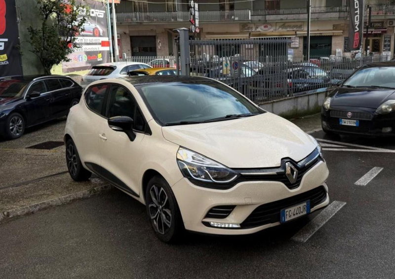 Renault Clio 1.2 75 CV 5 porte Duel