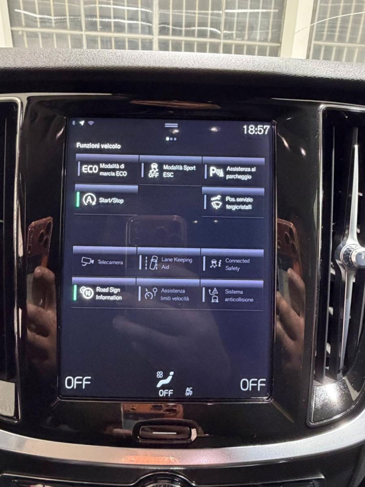 Volvo V60 D3 Geartronic R-design (13)
