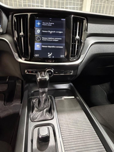 Volvo V60 D3 Geartronic R-design (16)