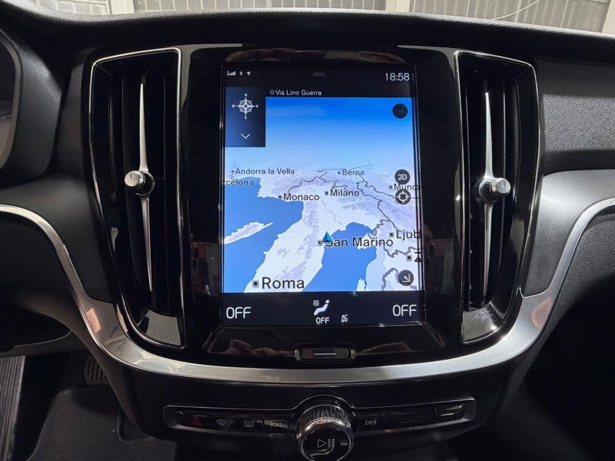 Volvo V60 D3 Geartronic R-design (17)