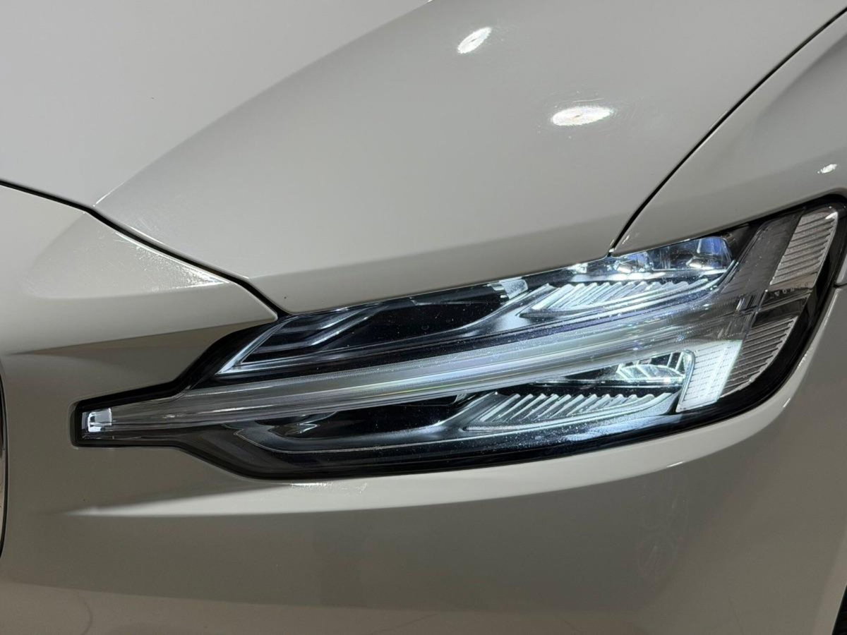Volvo V60 D3 Geartronic R-design (6)