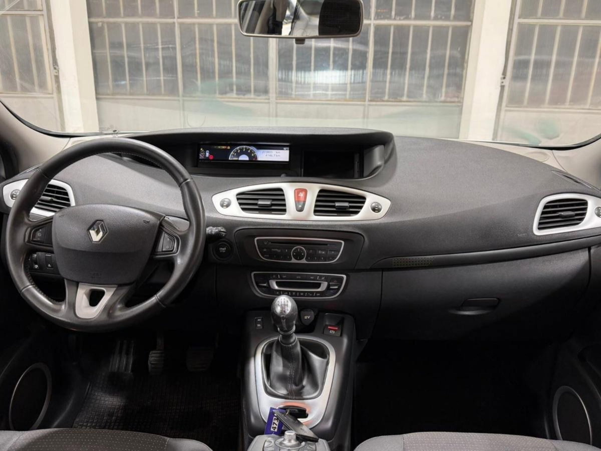 Renault Scénic X-Mod 1.5 dCi 110CV Dynamique (3)