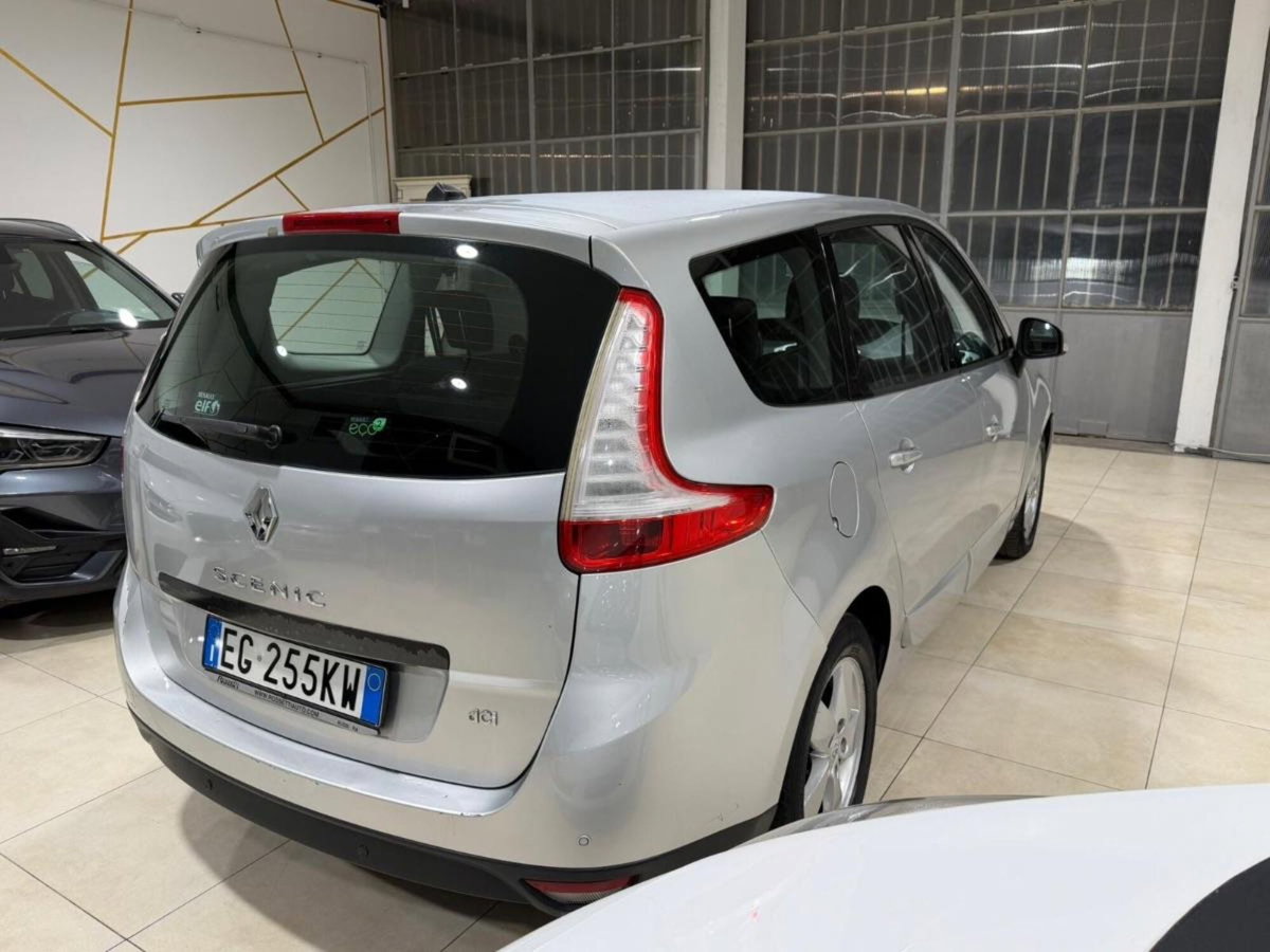 Renault Scénic X-Mod 1.5 dCi 110CV Dynamique (8)