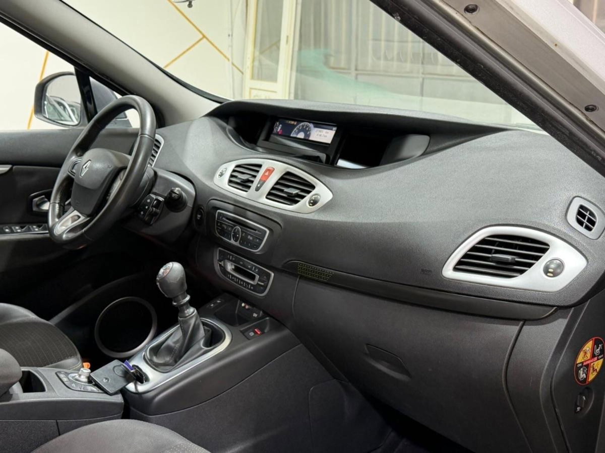 Renault Scénic X-Mod 1.5 dCi 110CV Dynamique (9)
