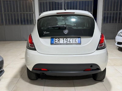 Lancia Ypsilon 0.9 TwinAir 85 CV 5 porte Metano Ecochic Silver (7)