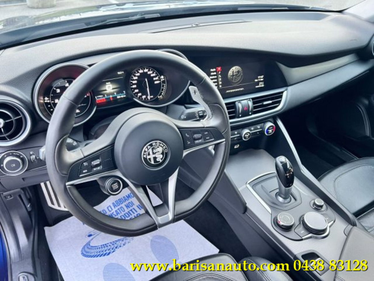 Alfa Romeo Giulia 2.2 Turbodiesel 210 CV AT8 AWD Q4 Veloce (10)