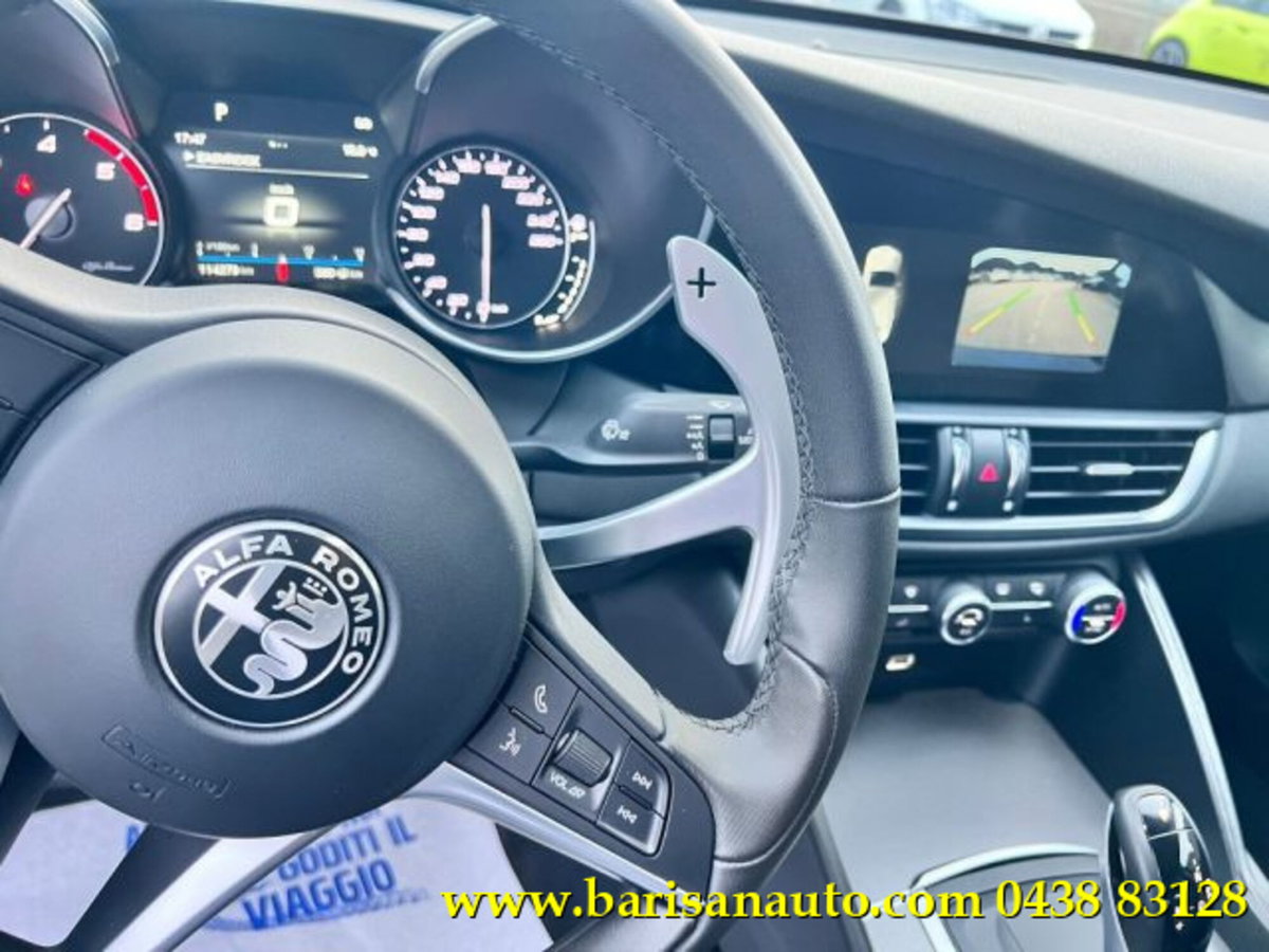 Alfa Romeo Giulia 2.2 Turbodiesel 210 CV AT8 AWD Q4 Veloce (18)