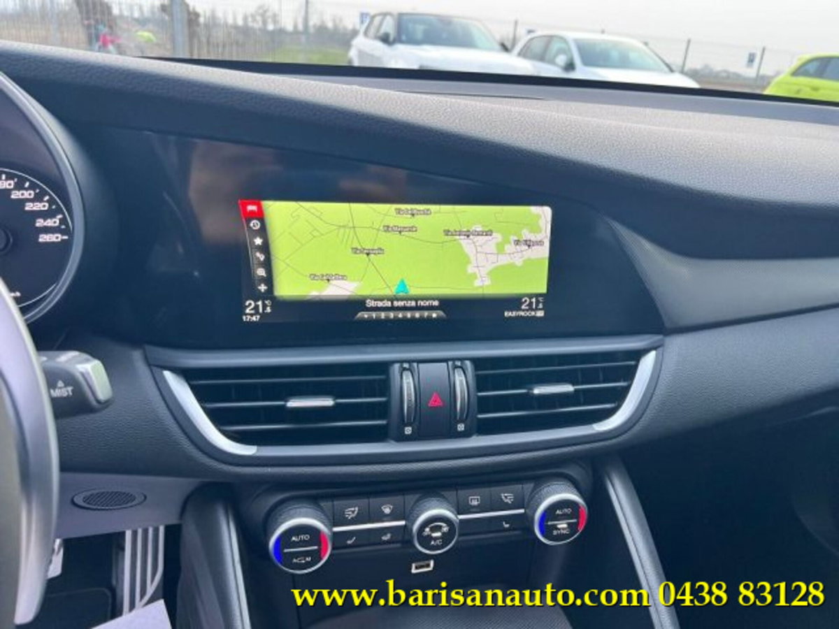 Alfa Romeo Giulia 2.2 Turbodiesel 210 CV AT8 AWD Q4 Veloce (19)