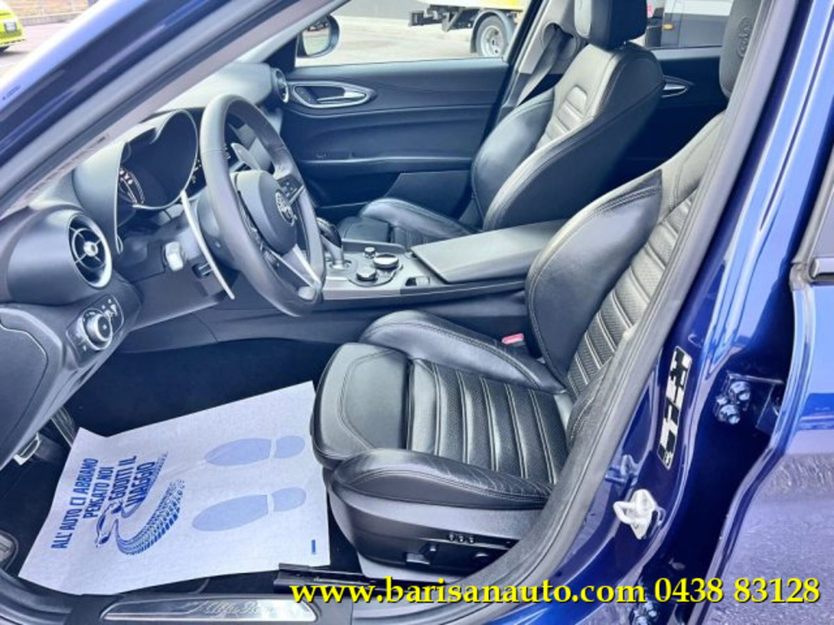 Alfa Romeo Giulia 2.2 Turbodiesel 210 CV AT8 AWD Q4 Veloce (5)