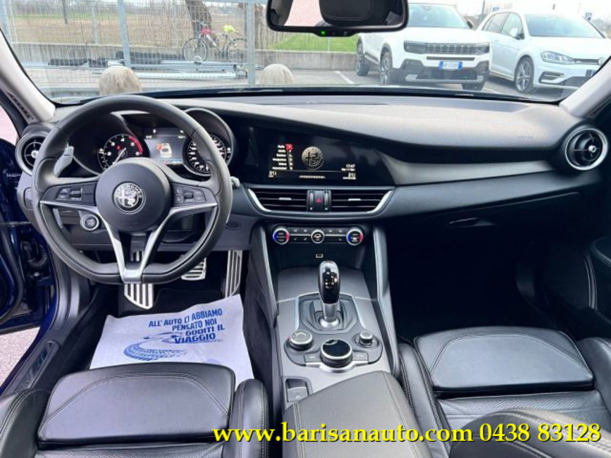 Alfa Romeo Giulia 2.2 Turbodiesel 210 CV AT8 AWD Q4 Veloce (9)
