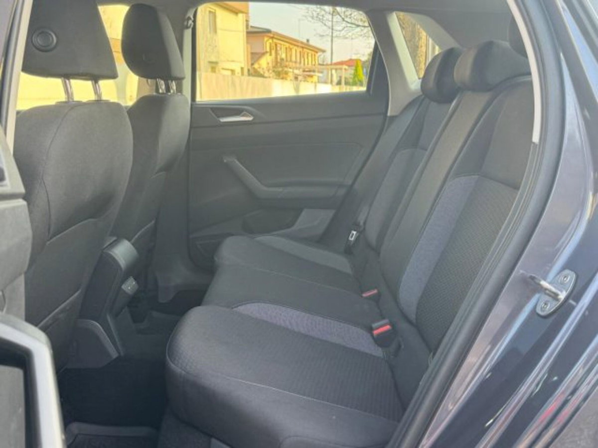 Volkswagen Polo 1.0 Life 80cv (17)