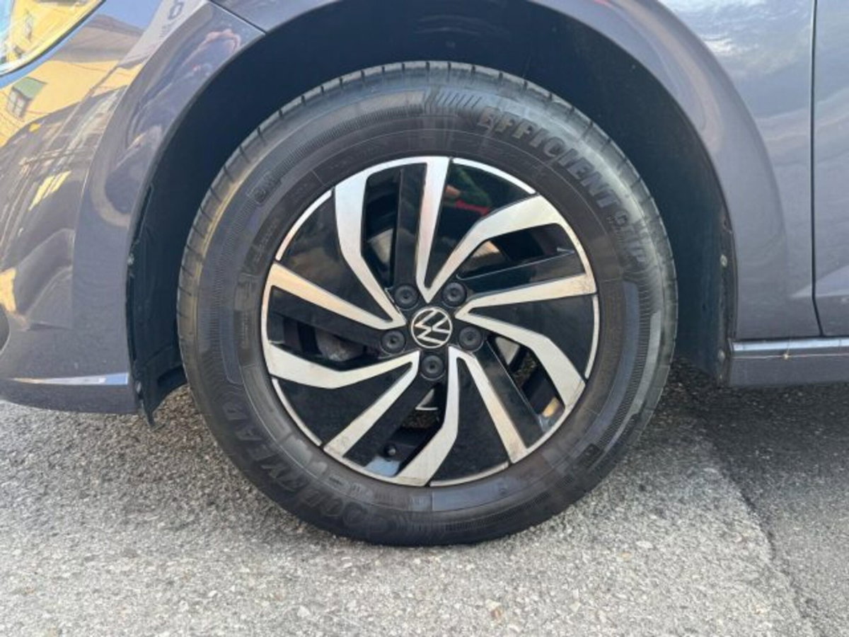 Volkswagen Polo 1.0 Life 80cv (6)