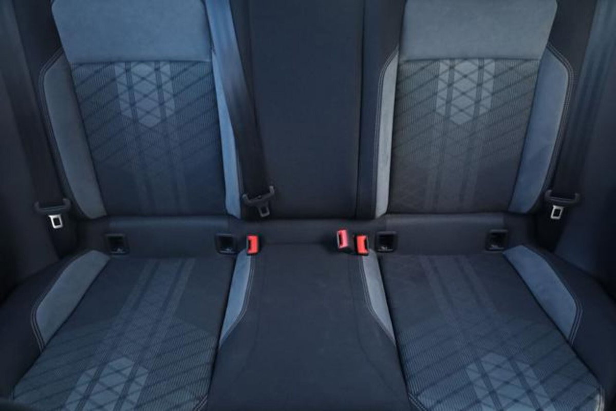 Volkswagen Taigo 1.0 tsi R-Line 115cv (16)