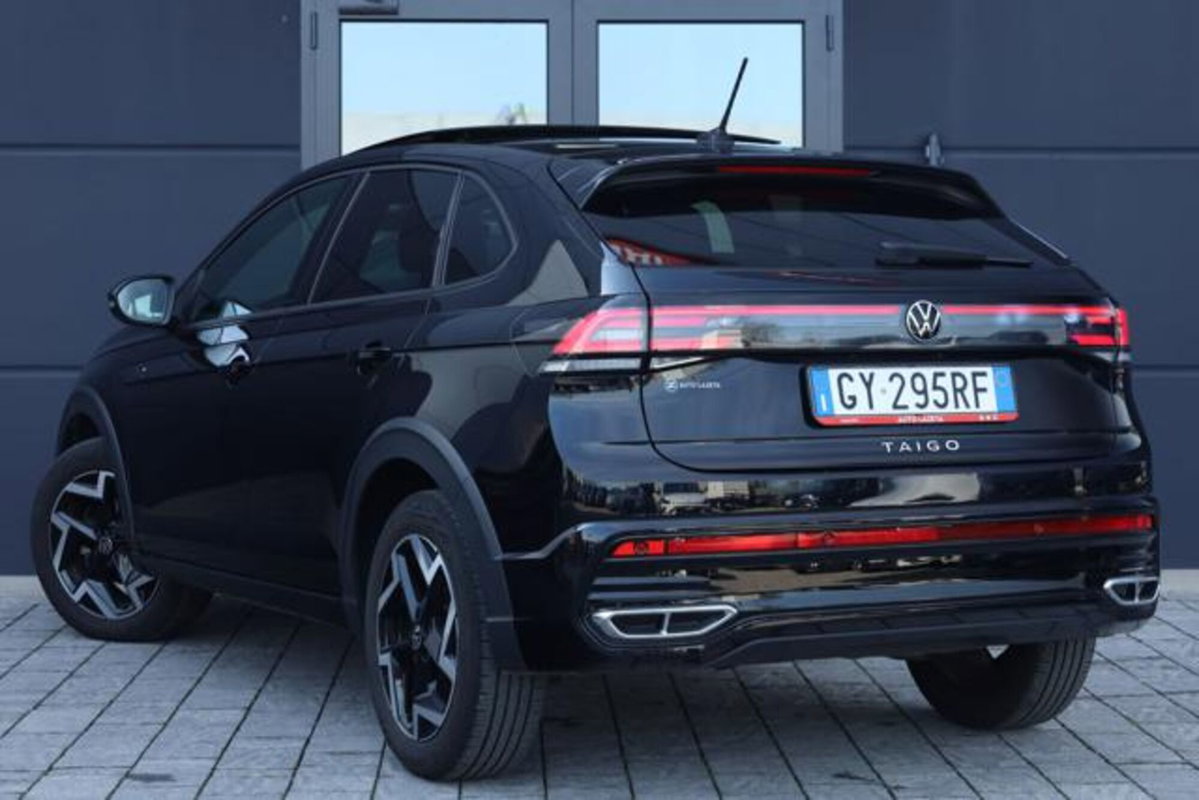 Volkswagen Taigo 1.0 tsi R-Line 115cv (3)