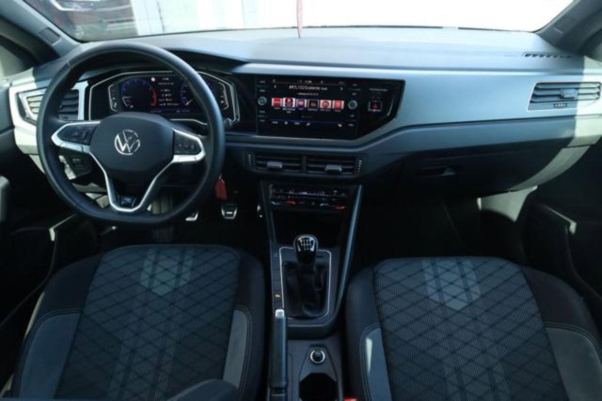 Volkswagen Taigo 1.0 tsi R-Line 115cv (6)
