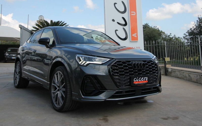 Audi Q3 Sportback 35 2.0 tdi Identity Black s-tronic