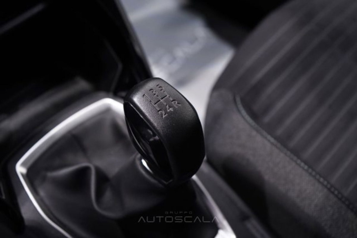 Peugeot 208 1.2 puretech Active s&s 75cv (17)