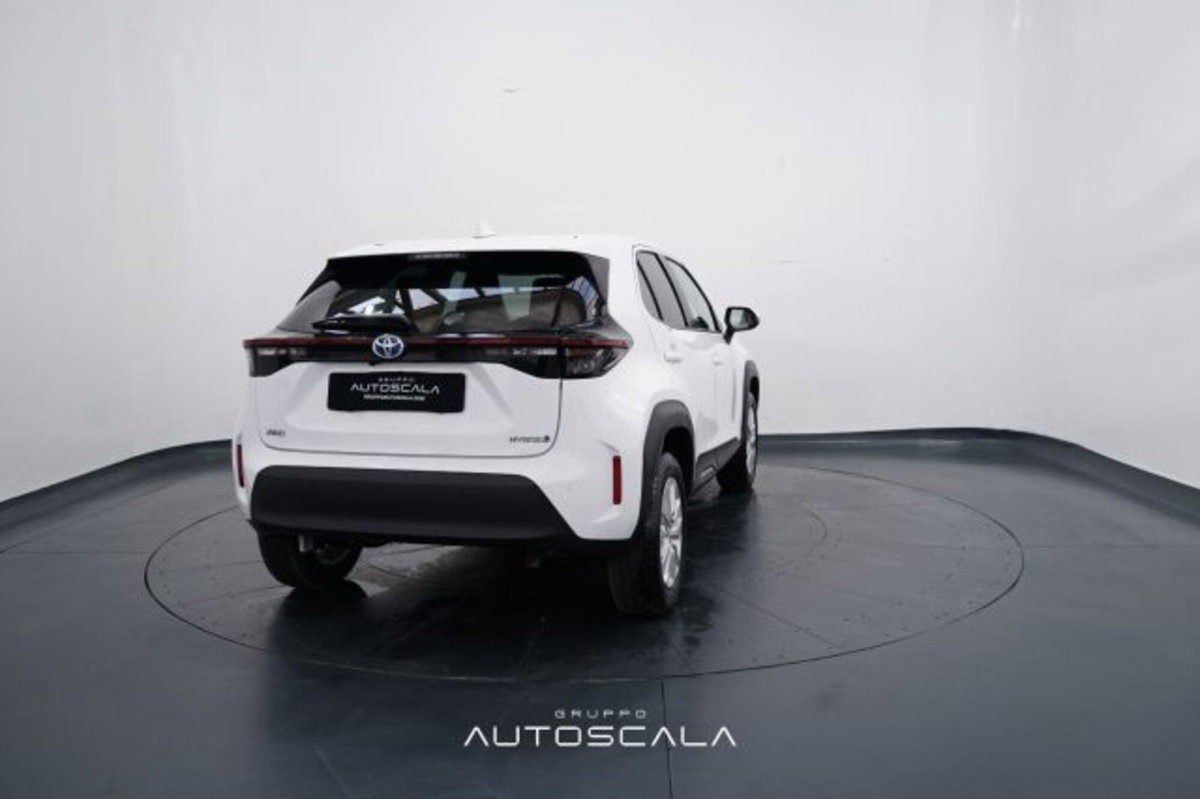 Toyota Yaris Cross 1.5h GR Sport Black Sky fwd 116cv e-cvt (6)